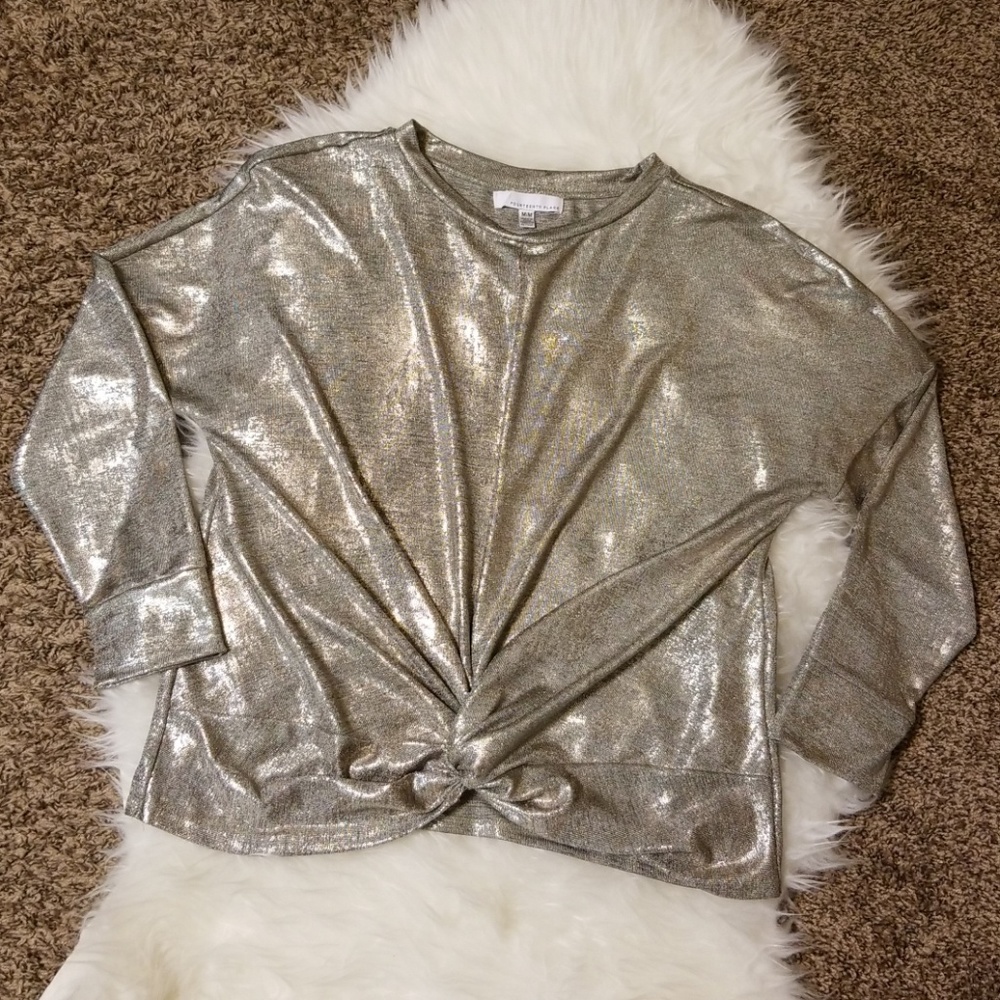SOLD🌟 Fourteenth Place Gold Metallic Top